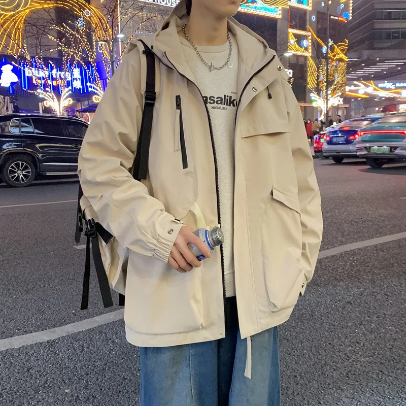 Fashionable mens casual windproof jacket hooded jacket high street outdoor mens waterproof multi bag cargo jacket 250415