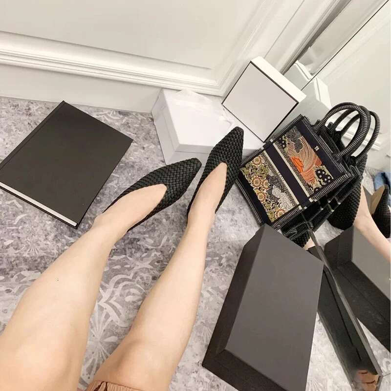 C350 New 2025 Spring Summer Knitted Flat Shoe Cow Leather Women Leisure Flats Comfortable Ladies Pointed Toe V Design Lady Shoes