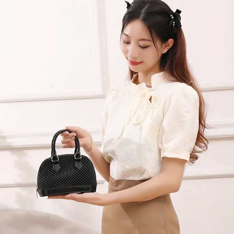 2024 New Cross-Border Hot Selling Jelly Handbag Shell Handbag Cute Diagonal Handbag Womens Small Bag Lightweight PortableW251115