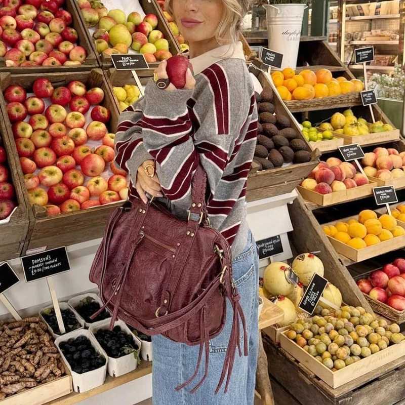 Worn-effect Bowling Bag with Strips Womens Fashionable Baguette Bag Luxury Designer Handbag Purses for LadiesW251115