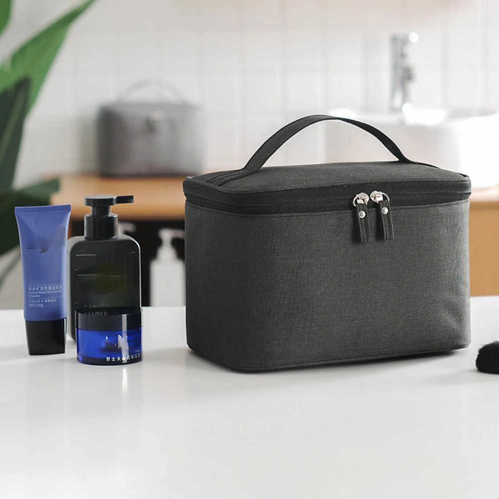 Large capacity mens makeup bag travel Cvenient toilet bag couple outdoor travel storage bag waterproof womens makeup boxXJ250415