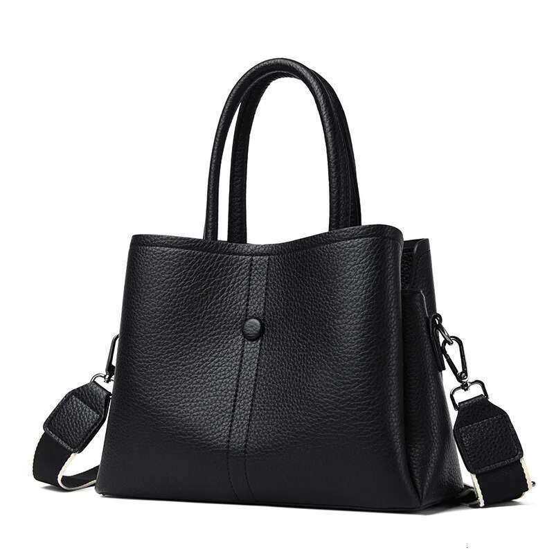 The New Wide-Strap Crossbody Bag In 2025, Fashionable Versatile Designer-Style Shoulder Bag, Is A Simple And Elegant Ladie