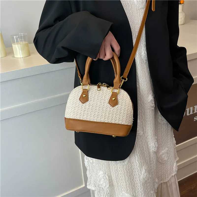 The 2025 New Shell Bag Is A Fashionable Single-shoulder Crossbody Handbag That Can Be Carried By Hand It Is Simple and ElegantW251115