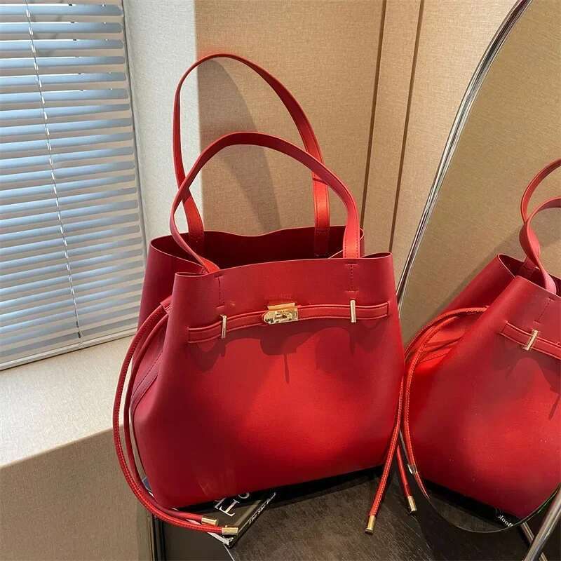 Texture PU Bucket 2025 New Simple Solid Color Handbag Versatile Fashion Shoulder Large Capacity Commuting Underarm Bag