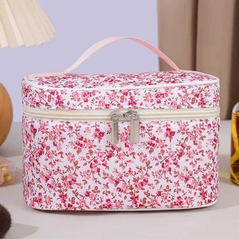 Womens Cotton Makeup Bag Retro Makeup Bag Flower Large Capacity Handbag Portable Makeup Bag Travel Organizer BagXJ250415