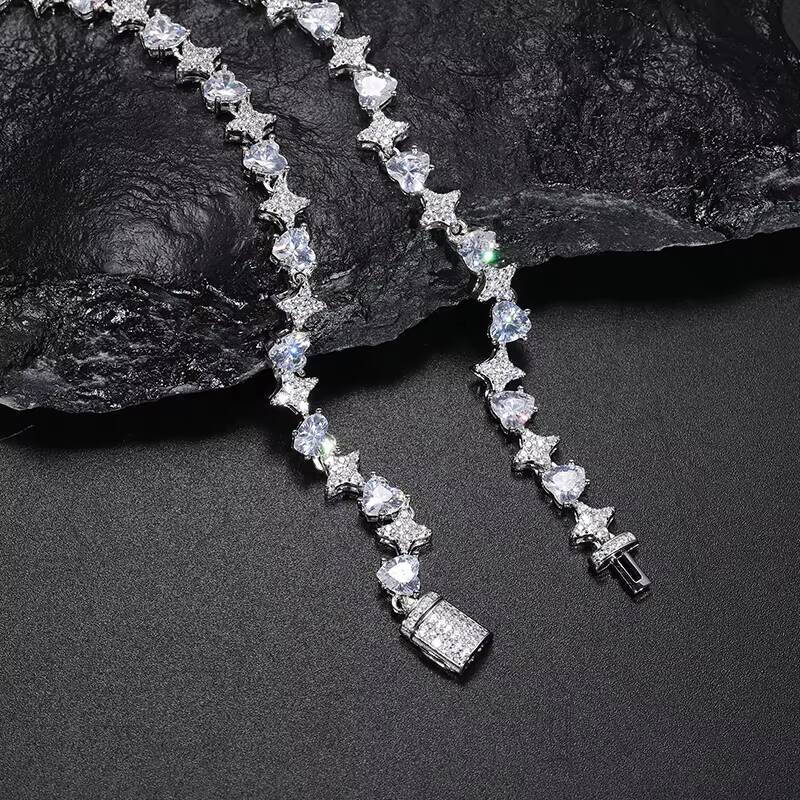 Sparking Fine Jewelry Anniversary Gift Sterling Silver 925 Heart Cut Moissanite Link Chain Iced Out Heart Necklace