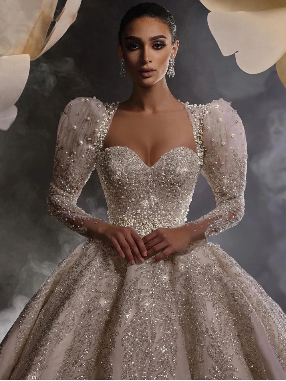 Exquisite Ball Gown Wedding Dress Sweetheart Neck Long Sleeves Bridal Gowns Sequins Pearls Sweep Train Dresses Custom Made vestidos de novia
