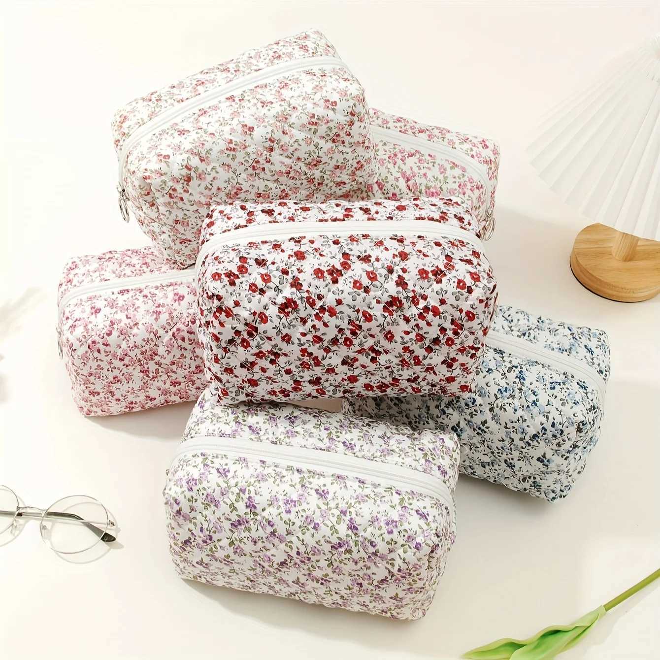 Matte makeup bag floral makeup bag fashionable and cute travel makeup bag organizer makeup brush storage bagXJ250415