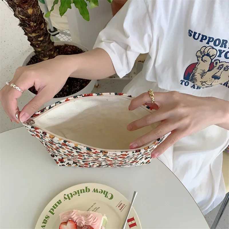 Womens Makeup Bag Womens Big Fi Club Flower Party Wallet Makeup Bag Travel Handbag School Girls Pencil Storage BagXJ250415