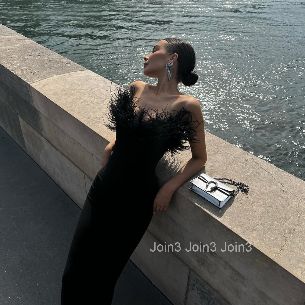 2025 New Strapless Dress with Feathers Fashionable and Elegant Tight Fitting Hip Hugging Sleeveless Party and Banquet Dress