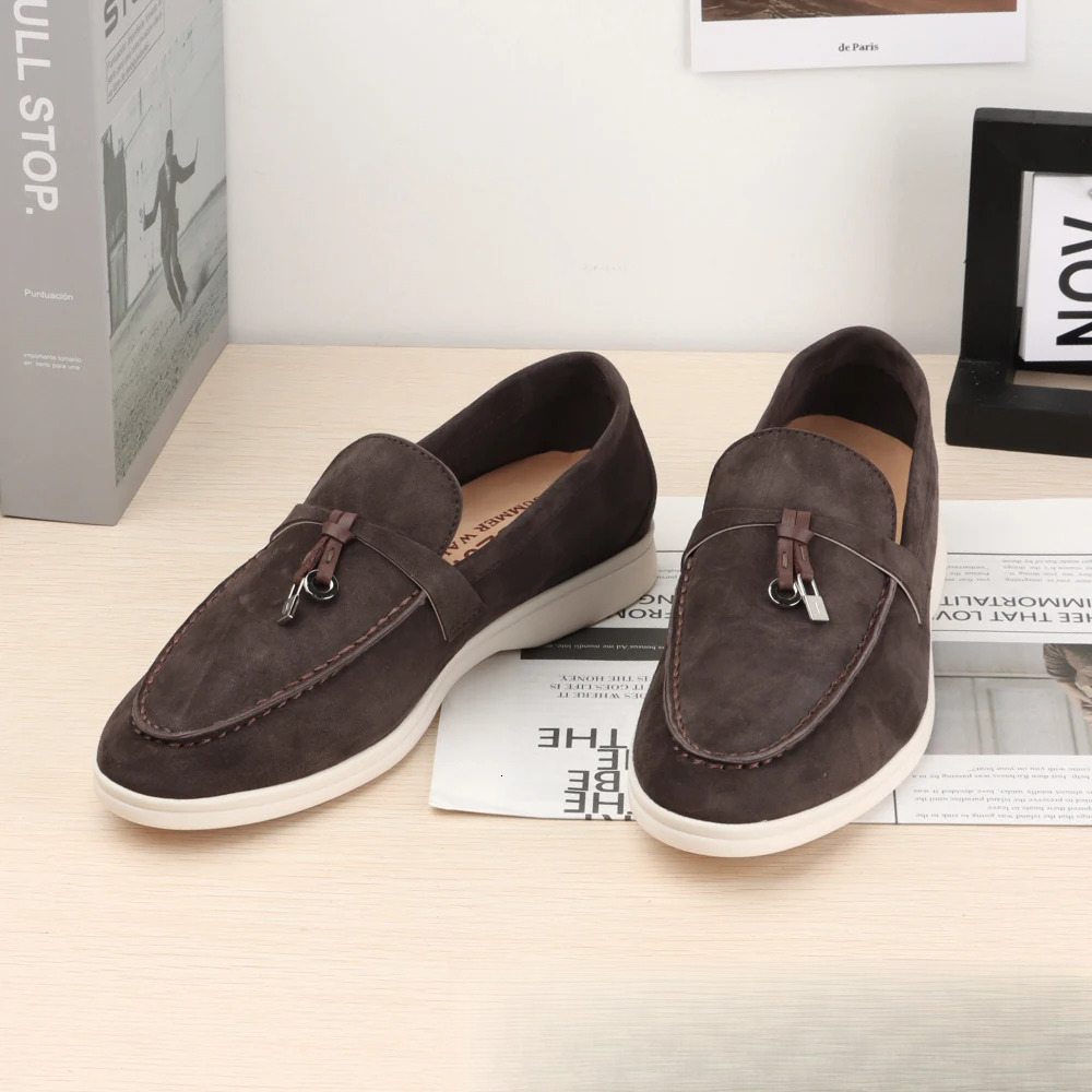 2025S New Designer Casual Shoes Rnvh Owewj Loafers Leisure None Solid Ing Slip On Flats Designer Shoes Fashion