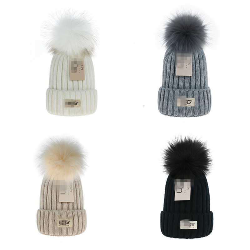 Autumn and Winter 2025 New Coarse Woolen Hat Knitted Hat Outdoor Warm keeping Couple Style Travel Fashion Leisure T251115