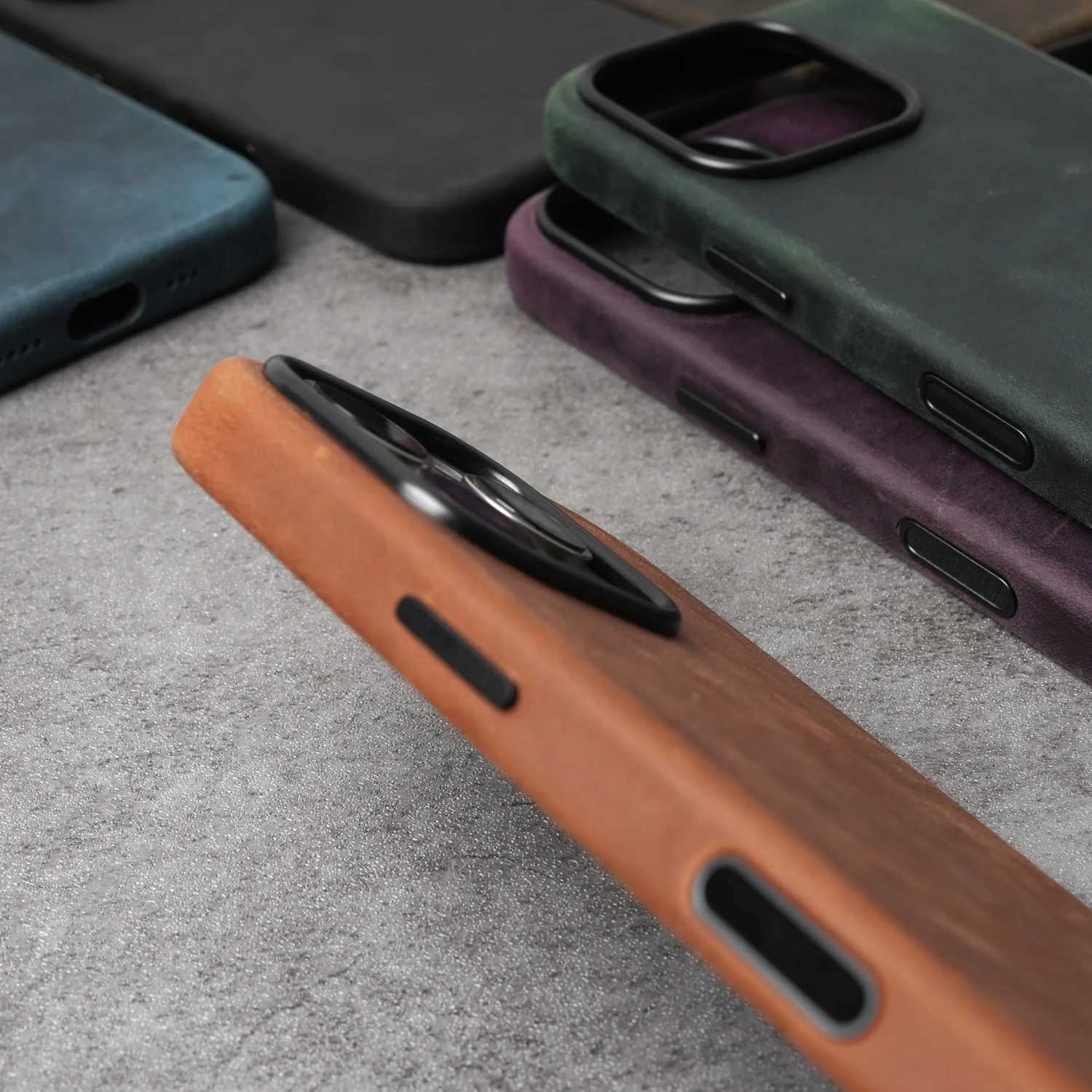 YMW Scratc Crazy Horse Genuine Leather Case for iPhone 17 16 15 Pro Max Magnetic PL-UP Cowhide Phone Cover H251115