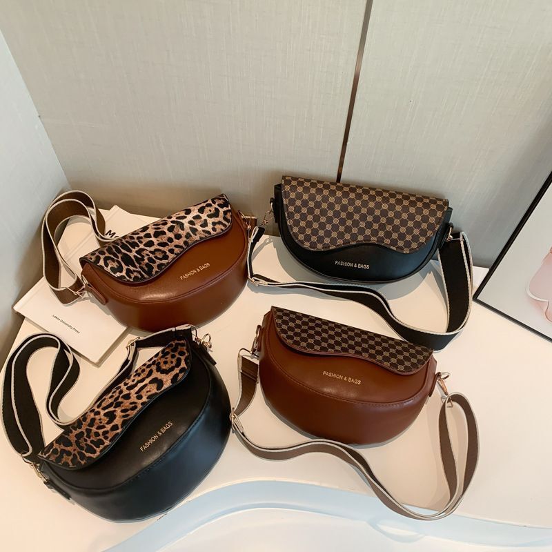 Fashionable Semi-Circular For Women In Spring And Summer , New Western-Style Contrasting Color Leopard Print Saddle