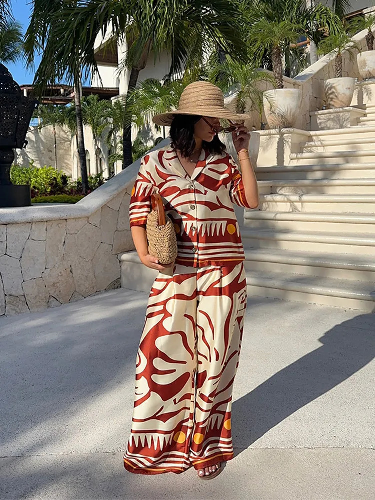 Retro printed womens wide leg pants set casual loose collar V-neck short sleeved shirt set womens summer vacation chic set 250415