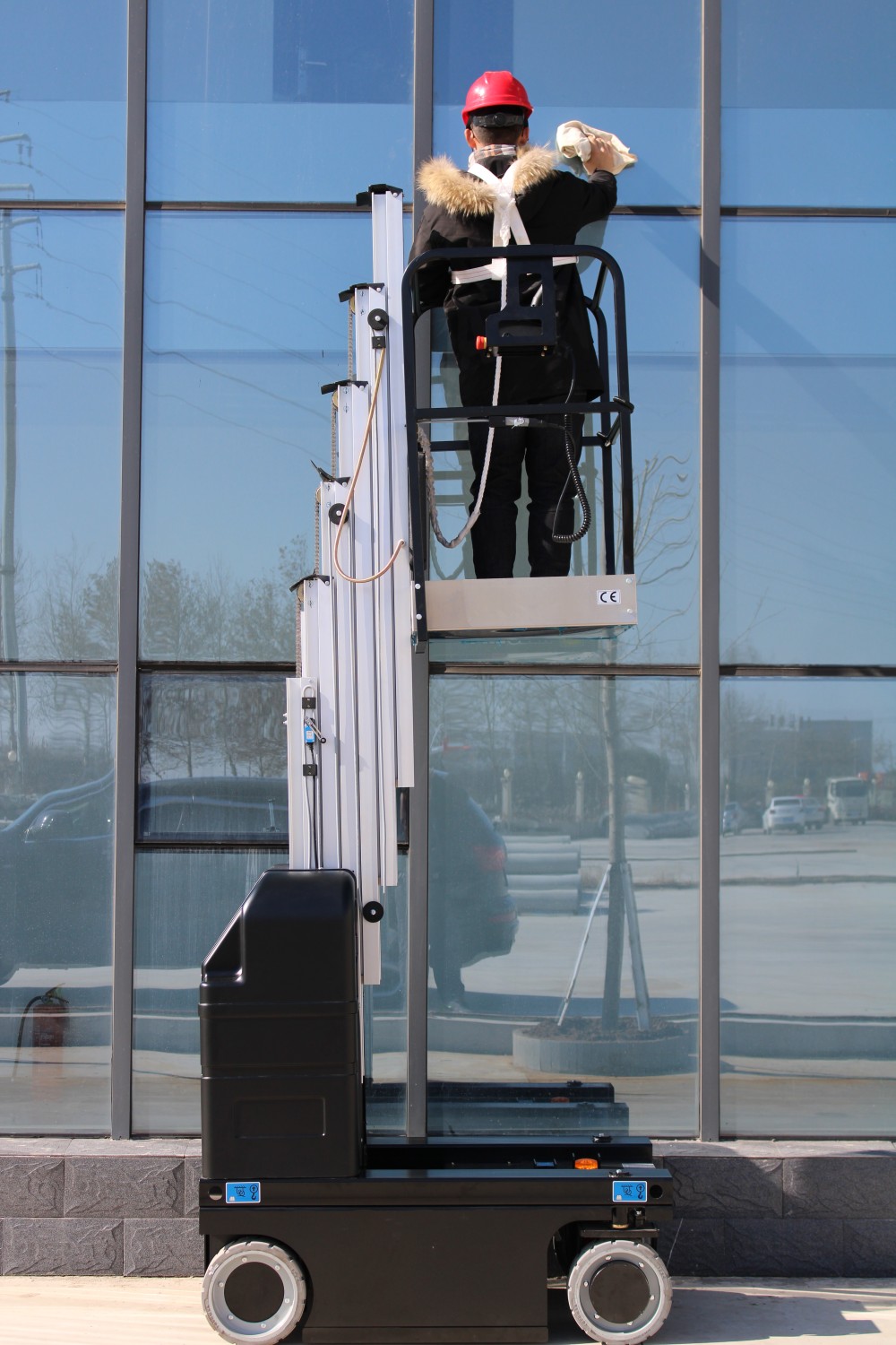 Self-propelled Aluminum Telescopic Mast Manlift 6m 7.5m High-altitude Work Platform Electric Cherry Order Picker