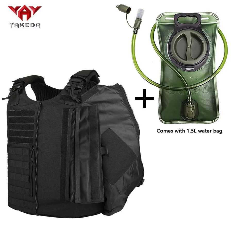 YAKEDAs honeycomb breathable training vest with a 1.5L quick release water bag and multiple hidden pockets for expansionXJ251114
