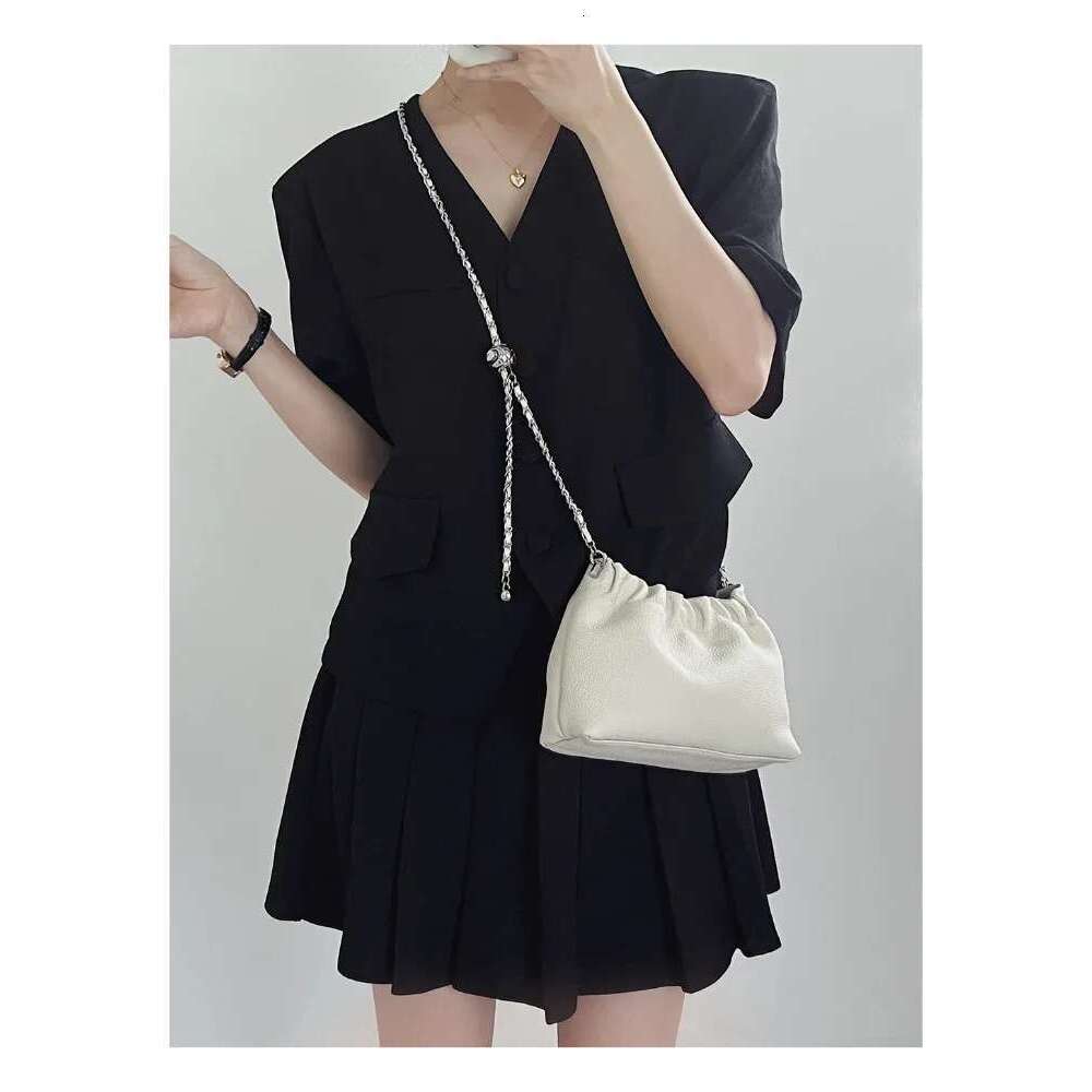 Designer Bag Ruched Design Hasp Open Cloudy Hobo Clutch Beige Small Chain Strap Women Crossbody Bag 100% Cowhide Leather Soft Daily Purse