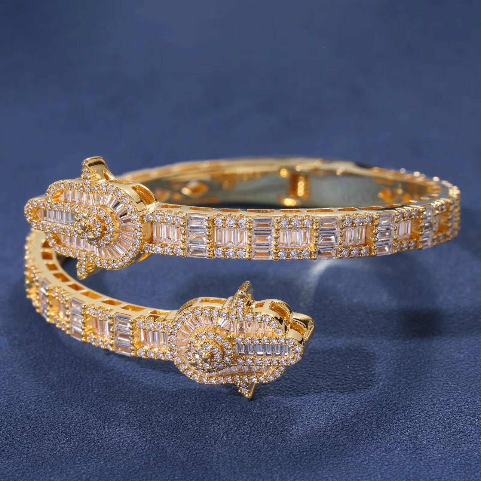 HipHop Retro Cool Trend Hand Jewelry Chains Mens Fashion Wrap Bracelets with Zircon Palm Personalized Hand Fatima Bracelets