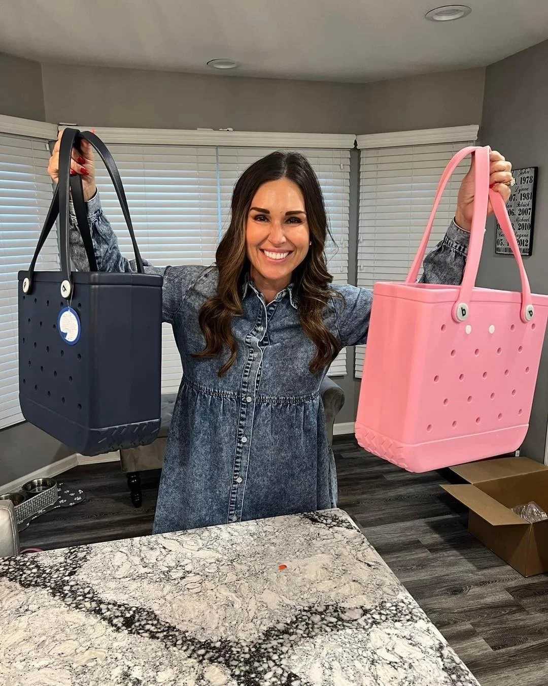 M size Eva beach handbag fashion mom diaper storage basket summer rubber handbag solid color jelly beach bag Sundries organizer W250415