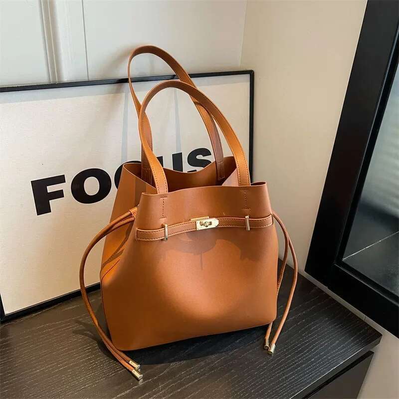 Texture PU Bucket 2025 New Simple Solid Color Handbag Versatile Fashion Shoulder Large Capacity Commuting Underarm Bag