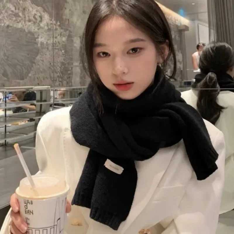 Luxury Winter Thermal Knitted Scarf Unisex Solid Color Neck Shawl Wrap Warm Windproof Solid Color Women Men Fashion Motorcycle Scarfs Y251115