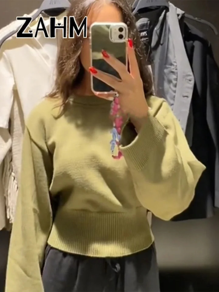 Solid knit crop sweater for women ultrathin Oneck long sleeved short pullout 2025 spring fully matched knitted 250407