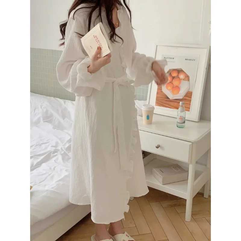 Bathrobe Women Shower Long-Sleeved Robe Autumn and Winter Simple Solid Ruffle Korean Version of the Student Pajamas Bath Rob C251115