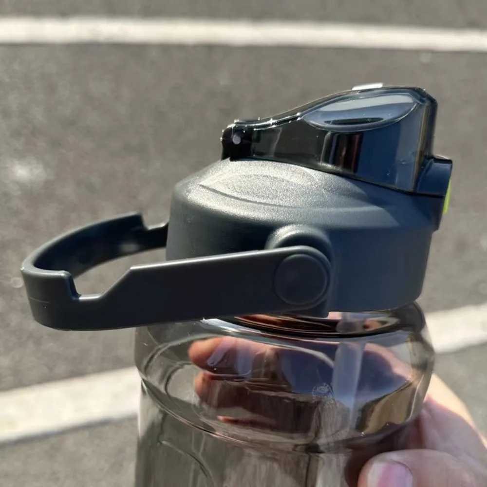 With Straw Sports Kettle with Straw 13L 15L 2L Graduated Water Cup with Straw Large Capacity Dustproof Fitness Water BottleW251114