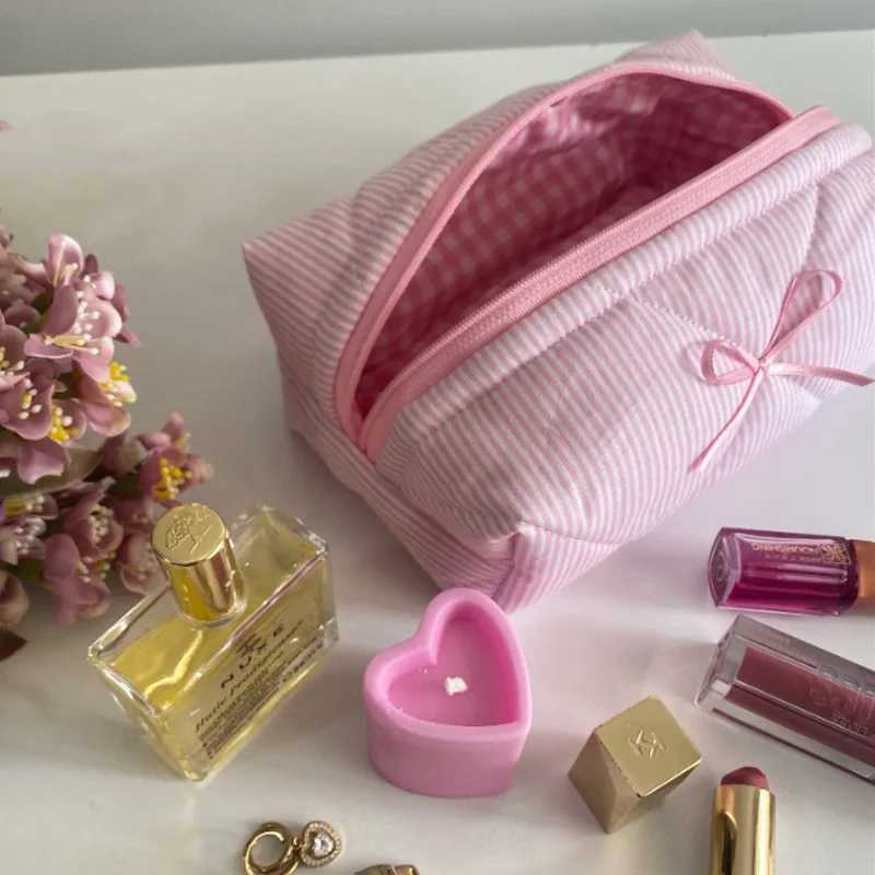 1 Creative Design Pink Girl Makeup Bag Sweet Stripe Bow Makeup Organizer Large Capacity Travel BagXJ250415