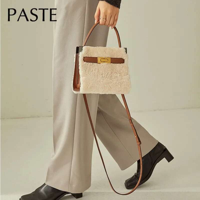 2025 Winter Fashion Designer Women Handbag Fluffy Wool Fur Tote Lambswool Real Leather Flap Small Female Shoulder Bag Kakhi