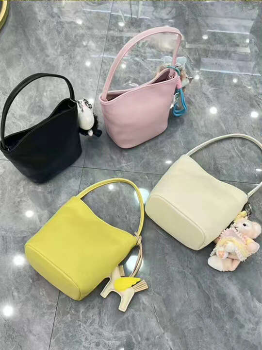 Mm Women's Bags Summer New Diagonal Cross Small Square Simple Women's Genuine Leather Sheepskin Commuter Shoulder Bag Guangzhou Luggage