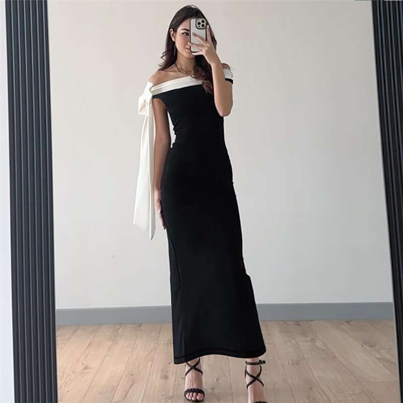 Women's Wear Spring New Women's Elegant Stylish One Shoulder Strap With Color Blocked Slimming And Slimming Dress
