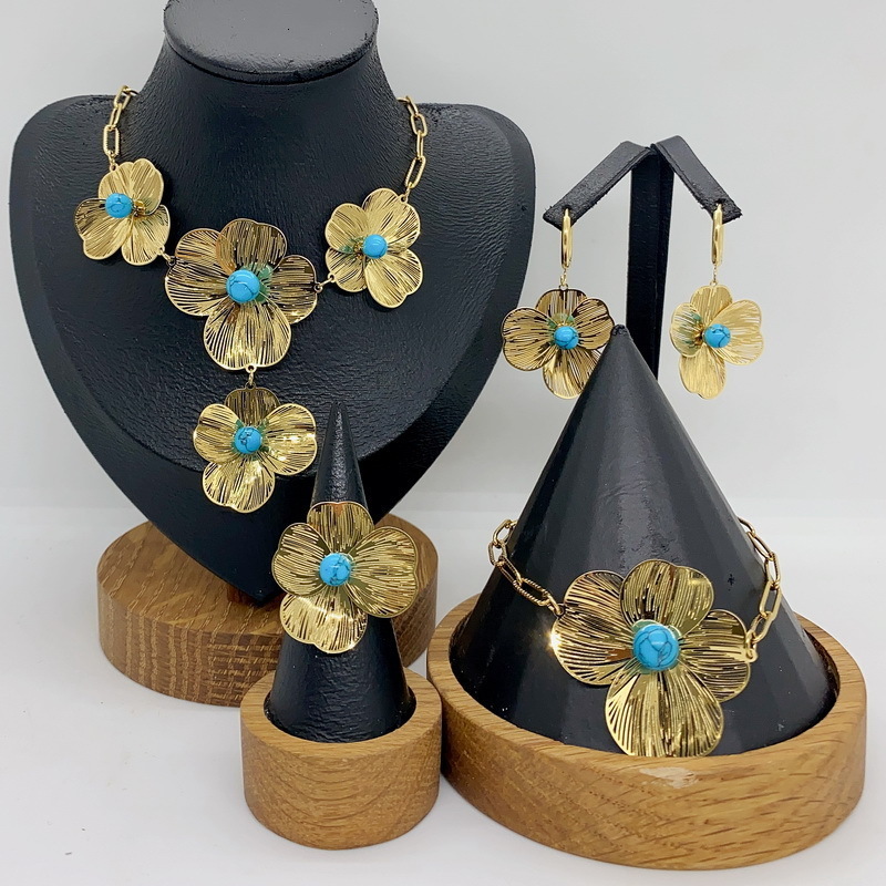 Fashion Dubai GoldPlated Jewelry Set Simple Style African Necklace All Copper Material Hollow Surround Jewelry FHK15529 250920