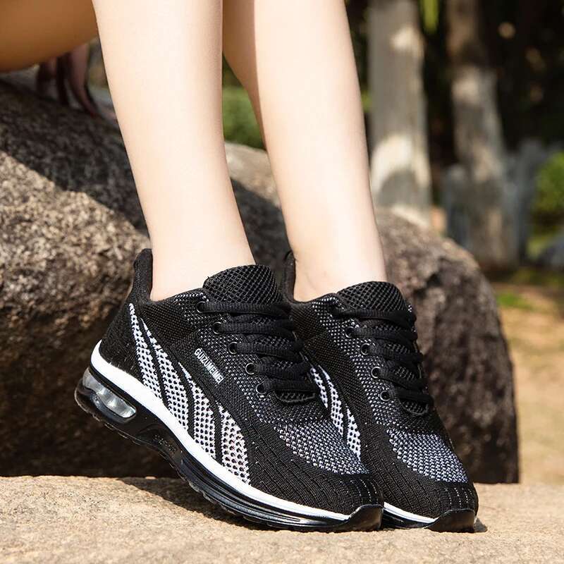 2025 New Women's Running Breathable Sneakers Designer Fashionable Outdoor Sports Lace up Training Shoes