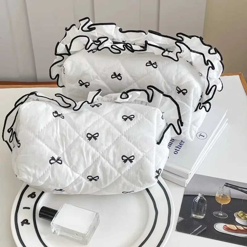 Womens lace bow makeup bag portable makeup bag cute travel storage bag large capacity makeup bagXJ250415