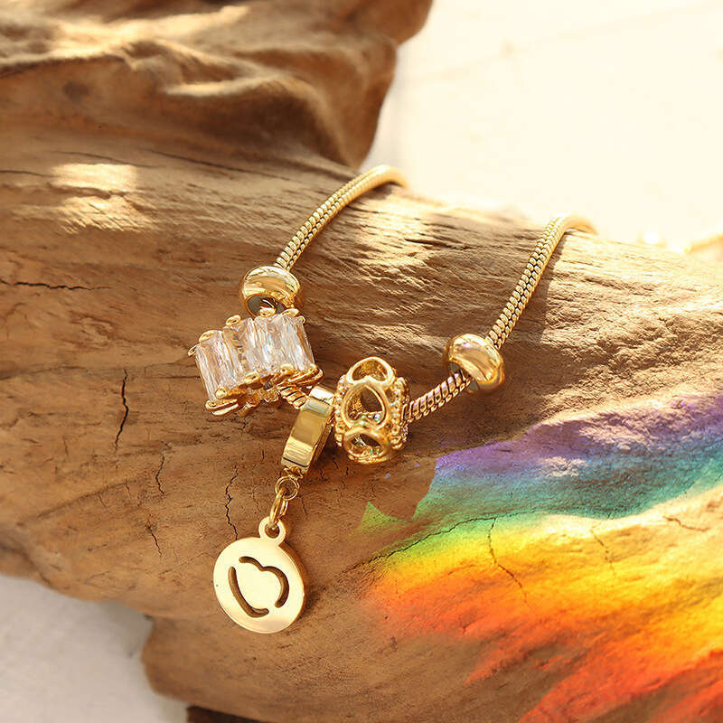 Hot selg titanium steel popular hip-hop ins style zircon pull-out buckle heart-shaped round brand bracelet accessories