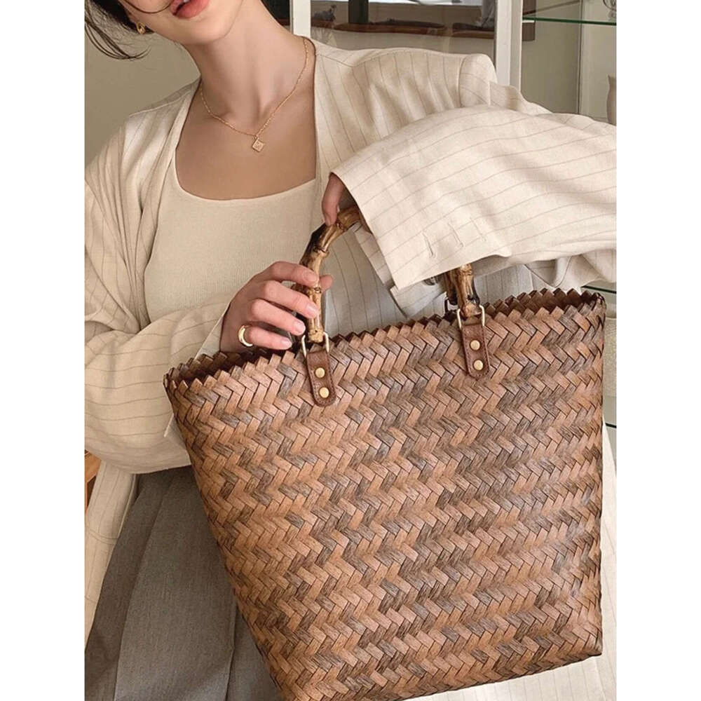 Handmade Beach Bag Handmade, Fashionable And Versatile Vegetable Basket, Bamboo Knot Hand-Held Straw Woven Tote Bag, Women's Companion Handbag, G