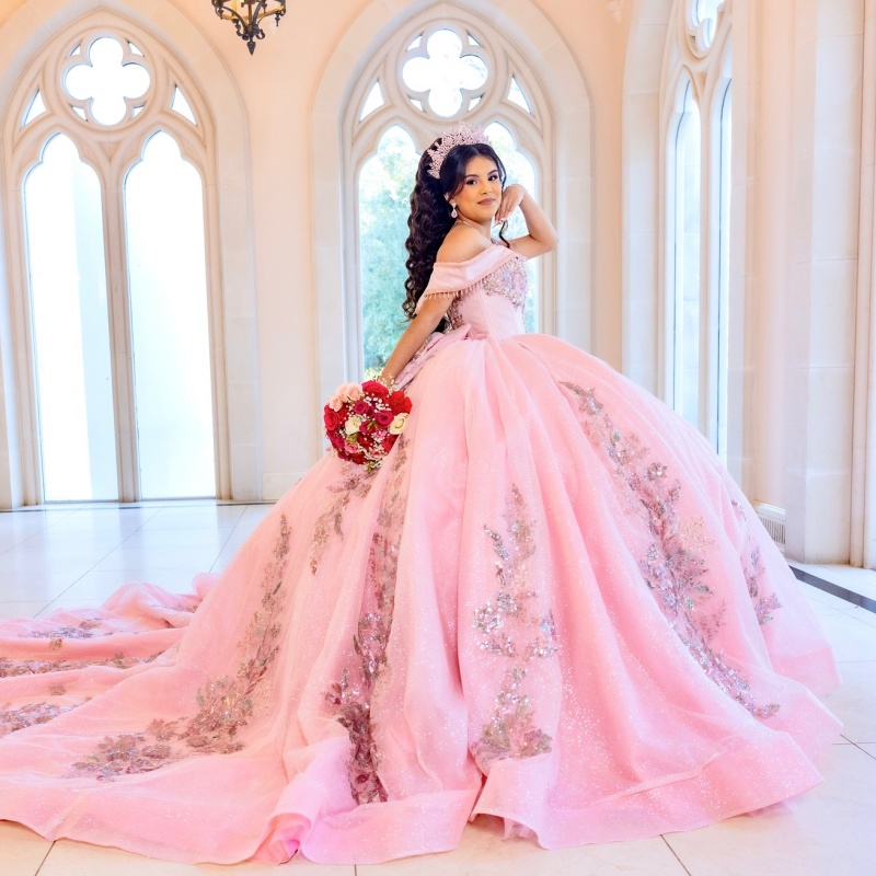 Pink Shiny Quinceanera Dresses Off Shoulder Ball Gown Sweet 16 Dress Sequin Applique Lace Beads Bow Tull Birthday Party Vestidos 15 Anos