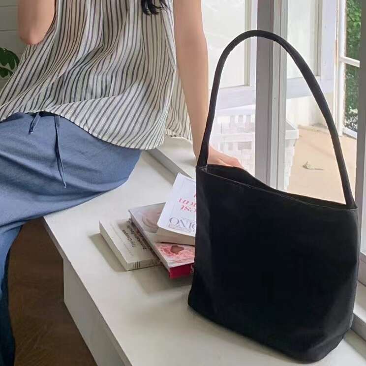 Mm Women's Bags Summer New Diagonal Cross Small Square Simple Women's Genuine Leather Sheepskin Commuter Shoulder Bag Guangzhou Luggage