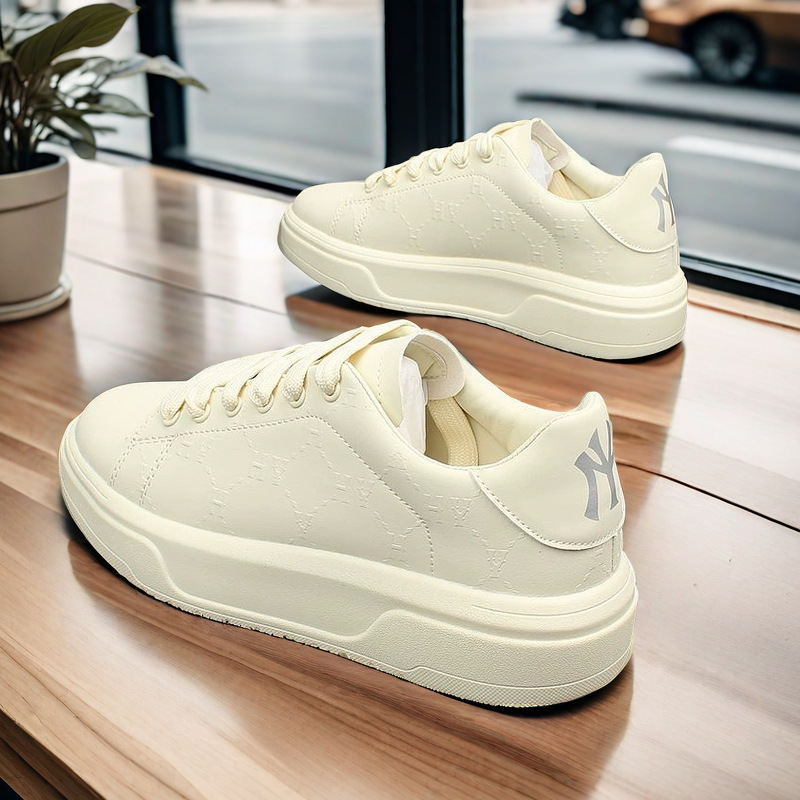 Men's and women's spring and summer new breathable printed little white shoes men's thick sole trend couple board shoes 2025s hot