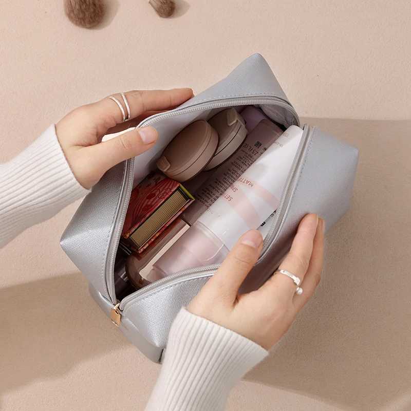 Womens PU Pillow Makeup Bag Large Capacity Makeup Travel Organizer Bag Portable Handbag Square W Storage Zipper Makeup BagXJ250415