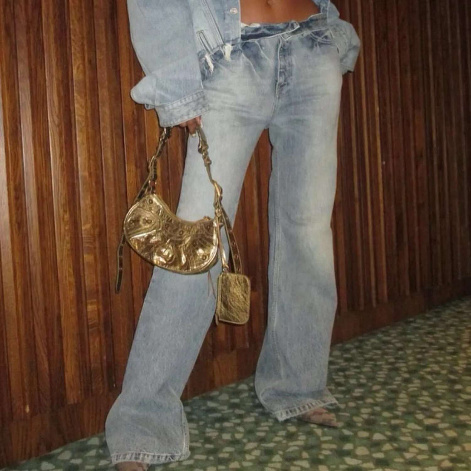 High Street Washed Distressed Micro Flare Blue Jeans 2025 Spring New Trend Vintage Simple American Denim Trousers 28W5709