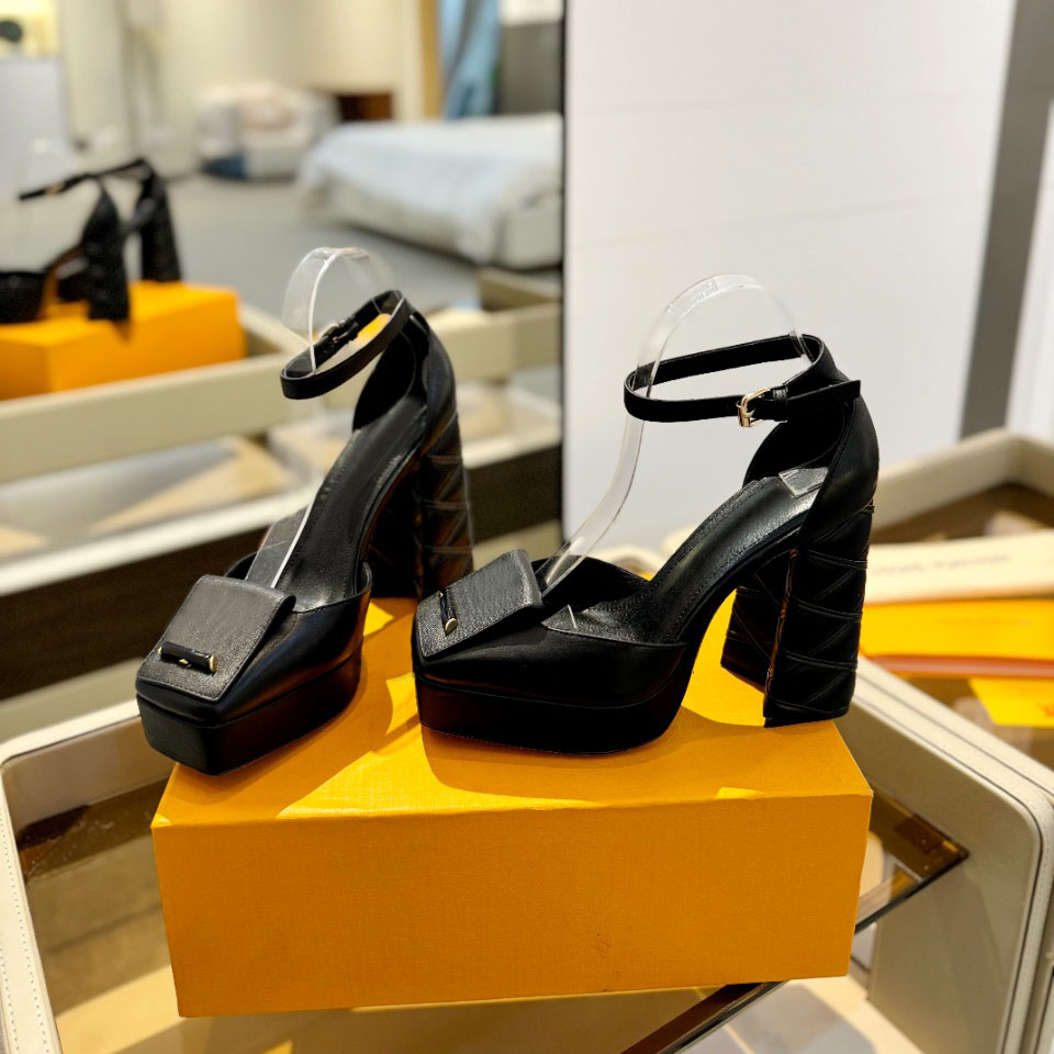 Slipper Women Slippers Luxury Sandals Brand Sandals Real Leather Flip Flop Flats Slide Casual Shoes Sneakers W702 07