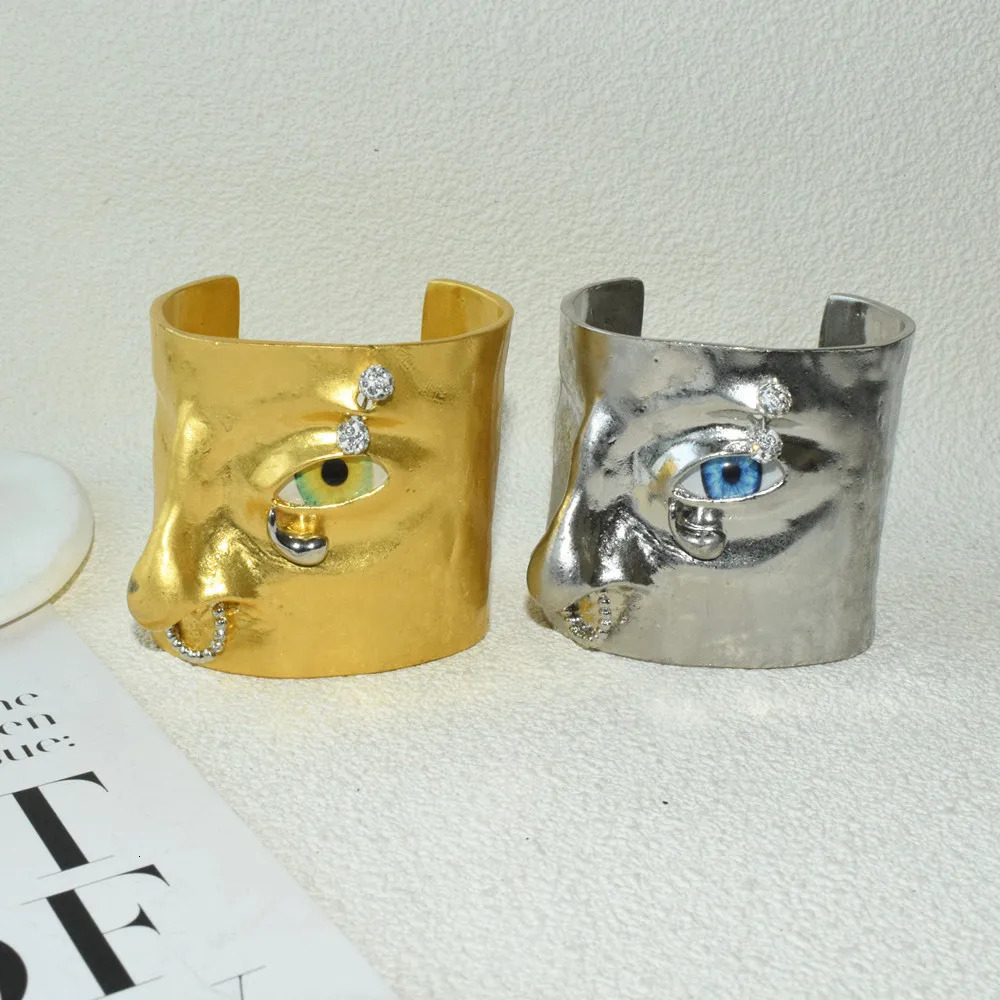 Exaggerated Vintage Alloy Plated Eyes Cuff Bracelet For Women Fashion Jewelry Gorgeous Hand Open Bracelet Accessory 250415