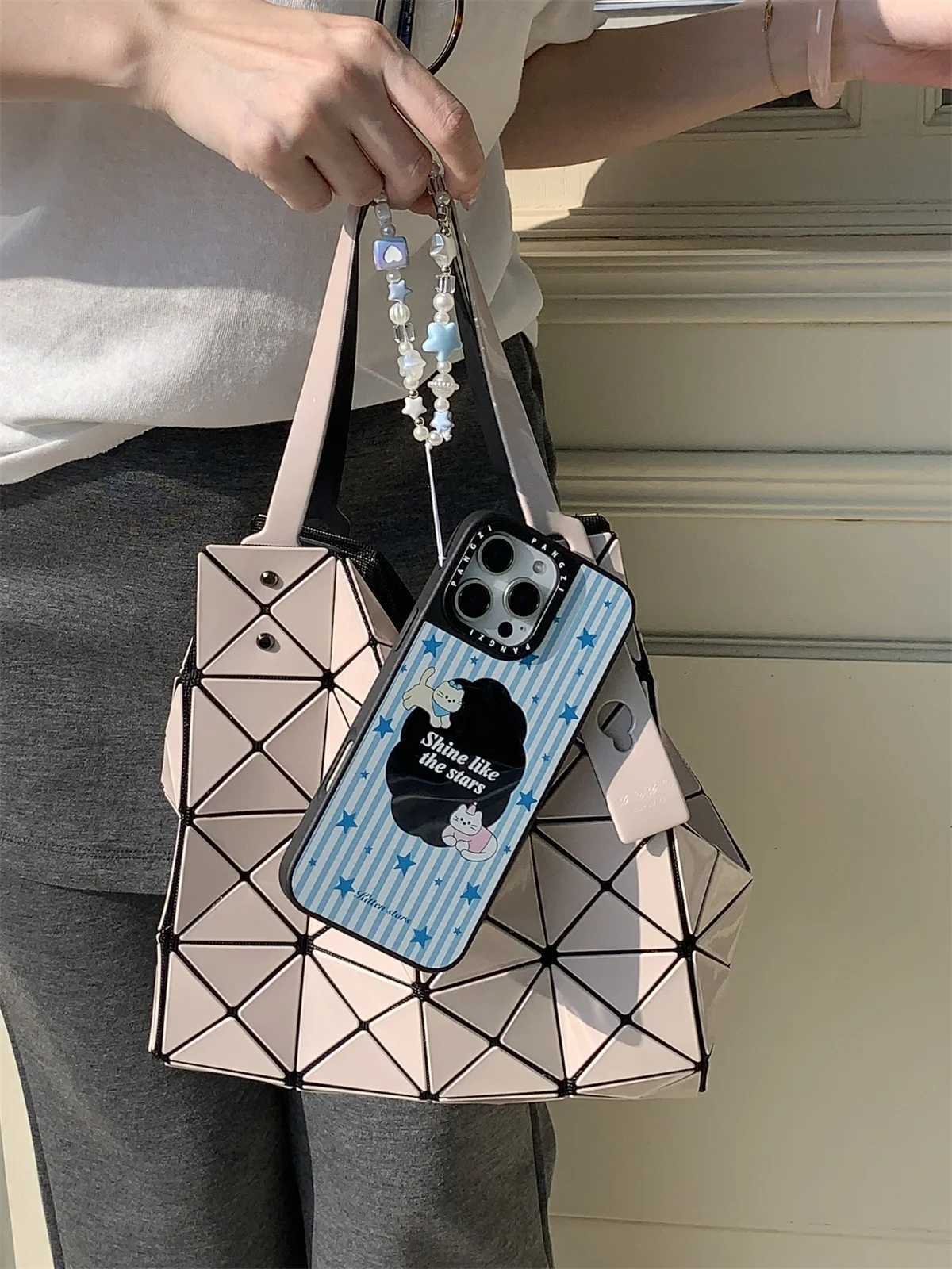 New blue striped cat mirror Phone Case For iPhone 16 15 14 13 Pro Max fundas case Protective cover For iPhone case J251202