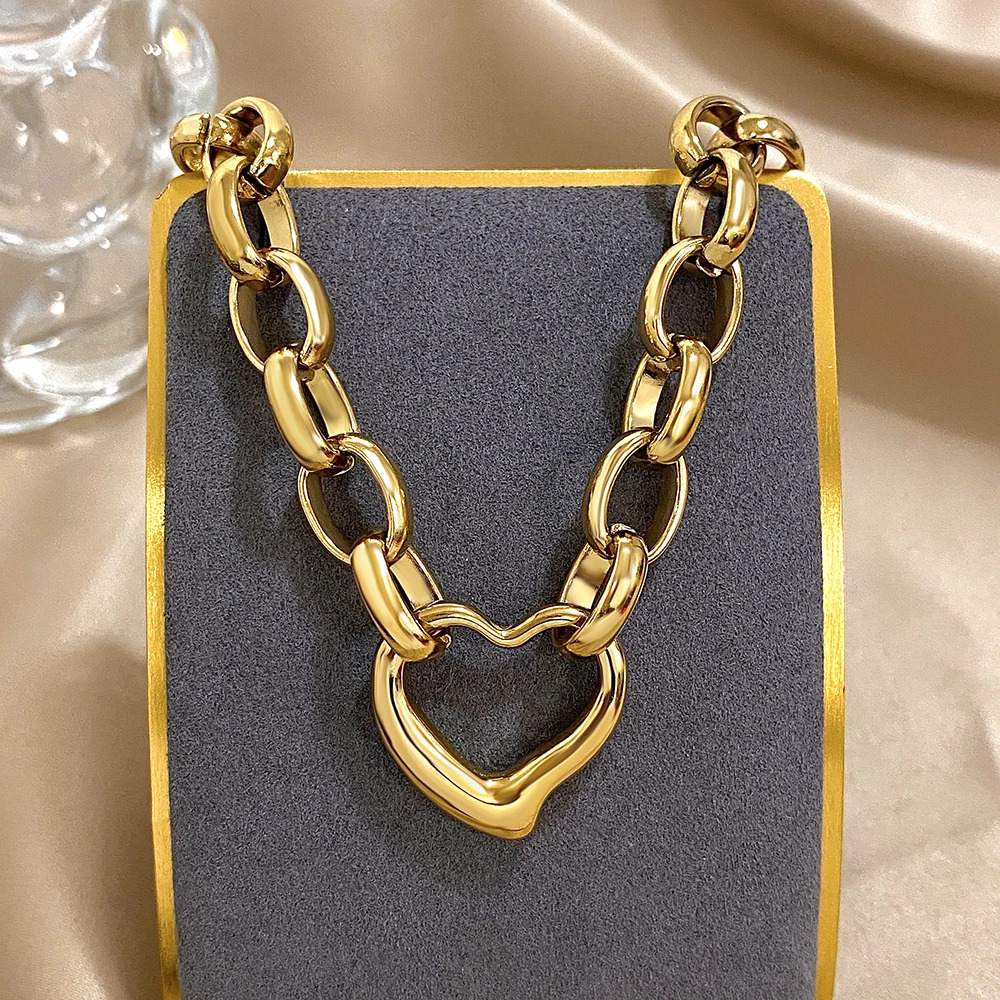 Gold stainless steel irregular hollow heart-shaped pendant necklace female trend metal thick chain sweater necklace jewelry 250408