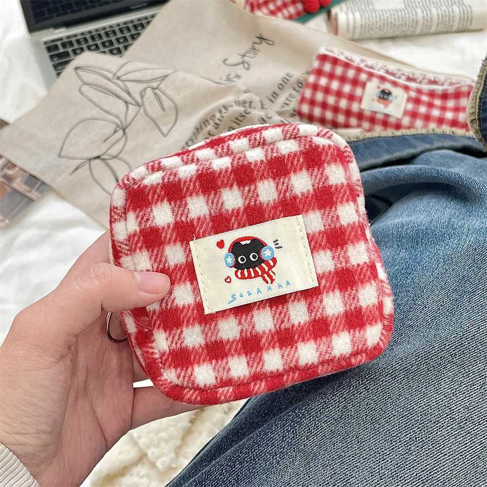 Soft wool plain weave womens travel storage bag college girl stationery pencil case womens makeup bag makeup handbagXJ250415