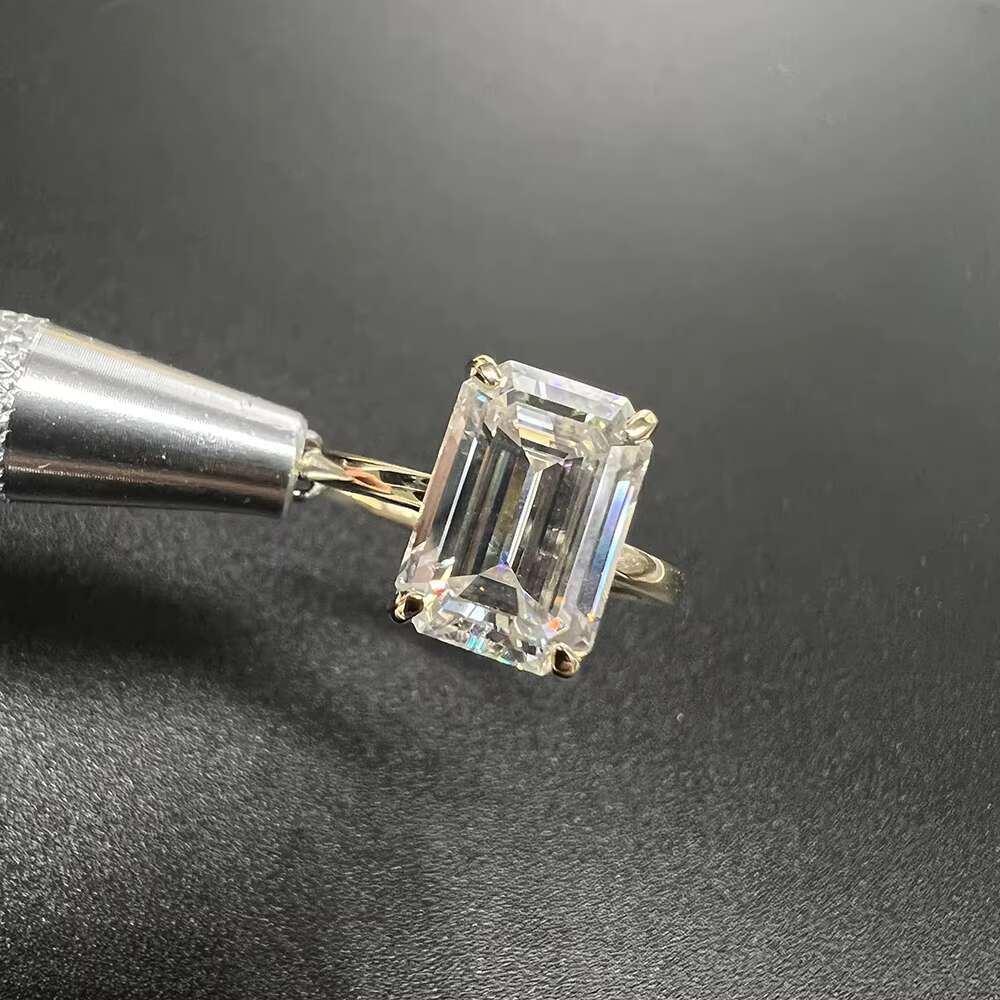 Fancy Jewelry Romantic 10K Solid Gold AU585 7x10mm Emerald Cut White Moissanite Plain Band Wedding Ring