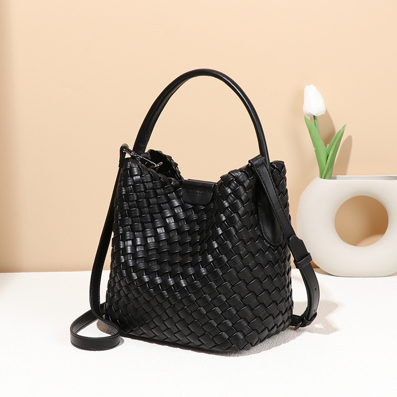 Free Shipping 2025S designer Woven Bucket Bag Women Fashionable Large Capacity Tote Bag Crossbody One-shoulder Handbag